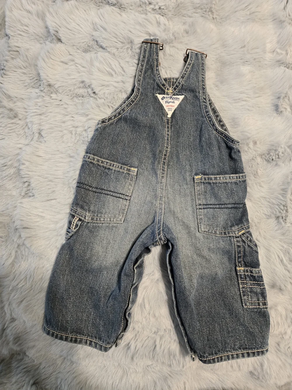 OshKosh B'gosh Medium Wash Carpenter Overalls